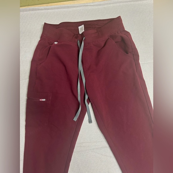 Figs Pants Women Small Red Zamora Scrubs Jogger Stretch Maroon Medical Bottom - Picture 10 of 11